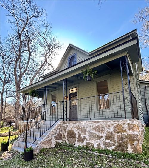 331 Dairy Hollow Rd, Eureka Springs, AR, 72632-8831 | Card Image