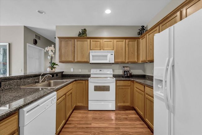 14222 Moravian Manor Cir, Condo with 2 bedrooms, 2 bathrooms and null parking in Sterling Heights MI | Image 6