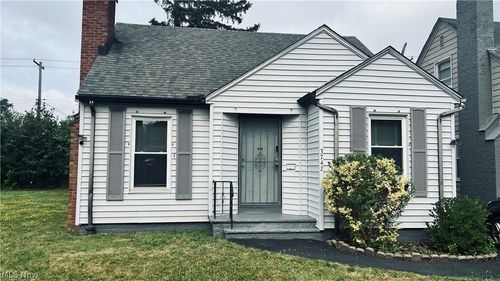 3742 Menlo Rd, Shaker Heights, OH, 44120-5055 | Card Image