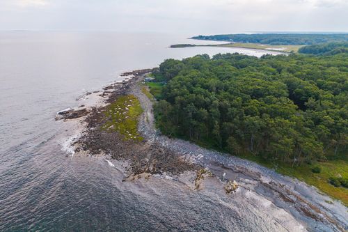 42 Thaxter Ln, Kittery Point, ME, 03905-5216 | Card Image