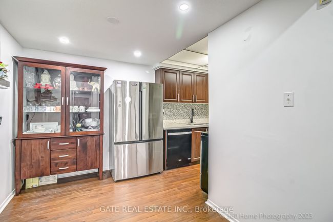 23 Greenwich Cir, Condo with 4 bedrooms, 3 bathrooms and 2 parking in Brampton ON | Image 5