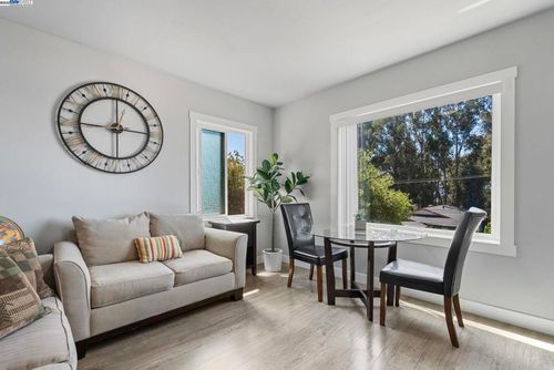 25910 Westview Way, Hayward, CA, 94542-1942 | Card Image