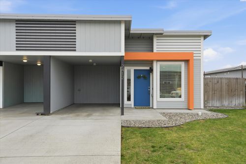 2412 E Helena St, Pasco, WA, 99301 | Card Image