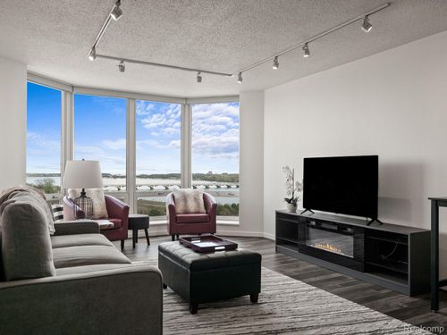 apt-1405-250 Harbortown Dr, Detroit, MI, 48207-5013 | Card Image