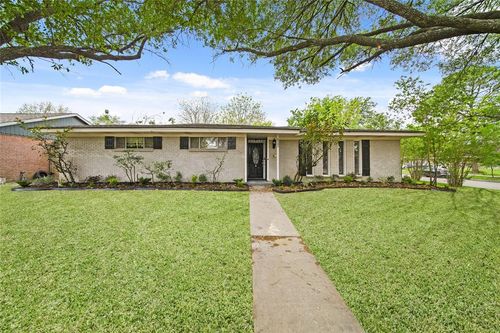 8302 Braeburn Valley Dr, Houston, TX, 77074-4410 | Card Image