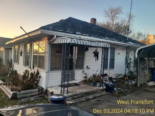 1415 E Oak St, West Frankfort, IL, 62896-3003 | Card Image