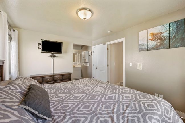 Bedroom featuring ensuite bathroom | Image 18