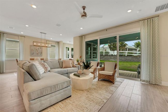 987 Fiesta Key Cir, House other with 2 bedrooms, 2 bathrooms and null parking in LADY LAKE FL | Image 24