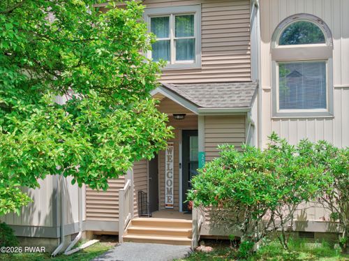 204 Northslope Ii Rd, East Stroudsburg, PA, 18302-7819 | Card Image