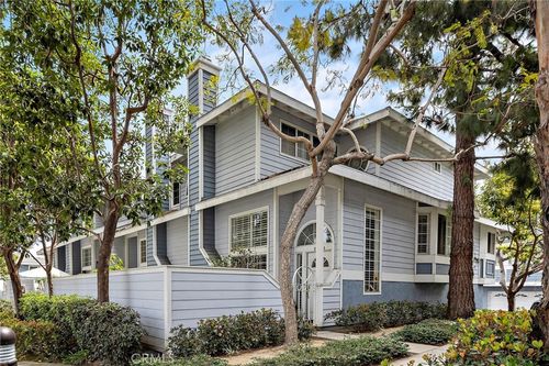 a-8125 Surfline Dr, Huntington Beach, CA, 92646-9016 | Card Image