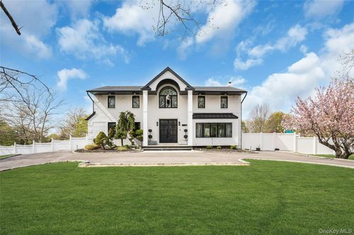 25 Quintree Lane, Huntington, NY, 11747 | Card Image