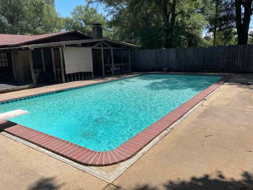 1302 Jeb Stuart Dr, Tyler, TX, 75703-6300 | Card Image