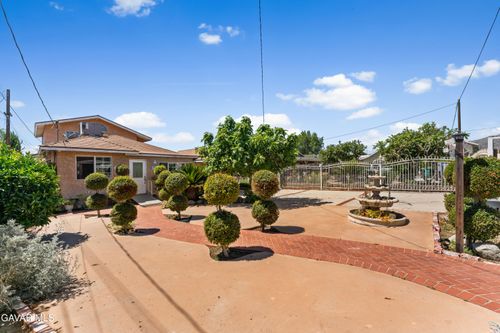 13007 Glenoaks Boulevard, Sylmar, CA, 91342 | Card Image