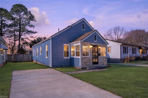 2114 Mclain St, Chesapeake, VA, 23324-1211 | Card Image