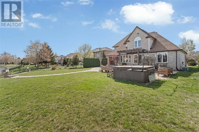 4520 Centre Lake Dr, House other with 5 bedrooms, 4 bathrooms and null parking in Windsor ON | Image 39