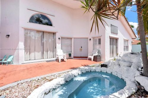 6987 Charlotte Ct, Margate, FL, 33063-8008 | Card Image