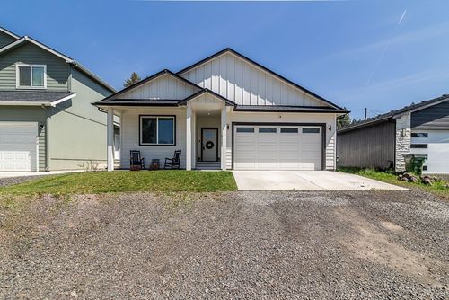 511 S 2nd St, Rockford, WA, 99030-8702 | Card Image