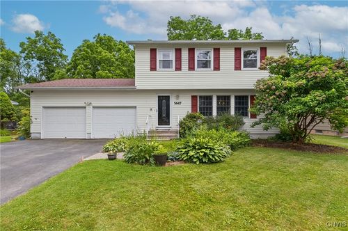 5647 Stevens Dr S, Cicero, NY, 13039-8525 | Card Image