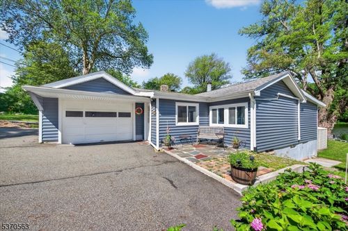 94 Lake Shore Rd E, Hardyston, NJ, 07460-1218 | Card Image