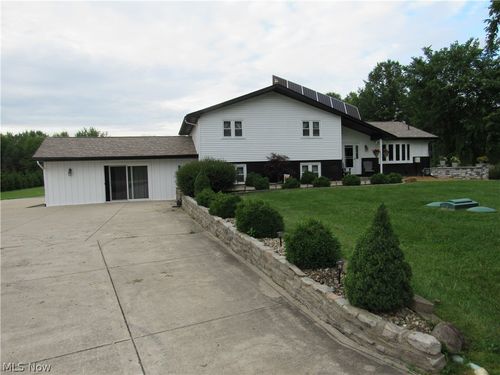 890 Bristol Champion Townline Rd Ne, Bristolville, OH, 44402-9619 | Card Image