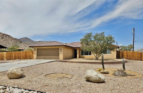 7064 Eucalyptus Ave, Twentynine Palms, CA, 92277 | Card Image