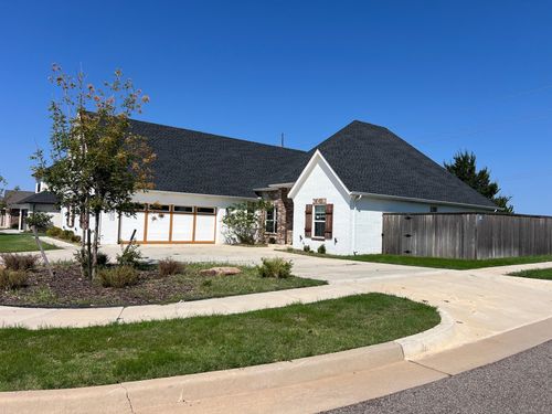 15700 Rockwell Parke Ln, Edmond, OK, 73013-2180 | Card Image