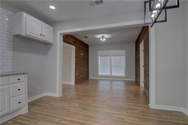 153 E Norway St, House other with 3 bedrooms, 1 bathrooms and 3 parking in Walnut Springs TX | Image 9