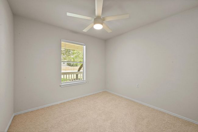 402 Colonial Park Blvd, House other with 3 bedrooms, 2 bathrooms and 2 parking in Austin TX | Image 15