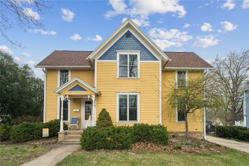 313 3rd Ave Nw, Mount Vernon, IA, 52314-1323 | Card Image