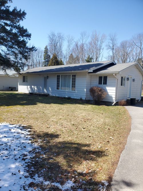 112 Parkview Rd, Carrying Place, ON, K0K1L0 | Card Image