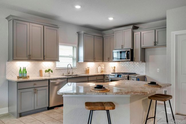 27314 Falls Cv, House other with 5 bedrooms, 4 bathrooms and null parking in Boerne TX | Image 13