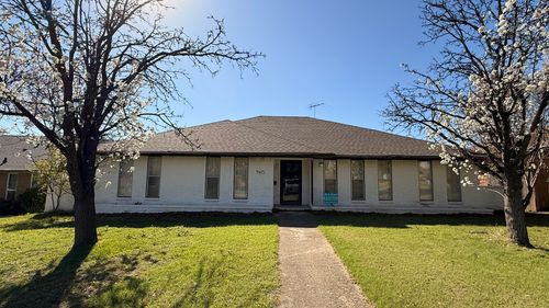 9415 Arborhill Drive, Dallas, TX, 75243 | Card Image