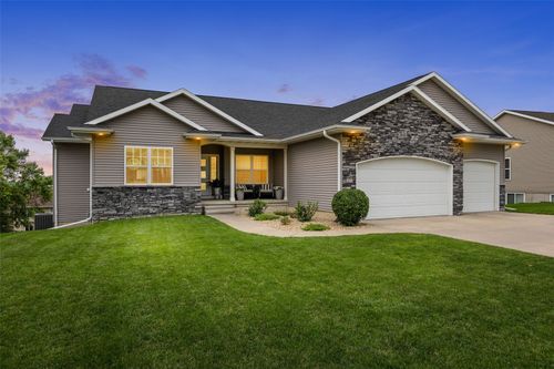 4812 Hay Field Ct Sw, Cedar Rapids, IA, 52404-7397 | Card Image