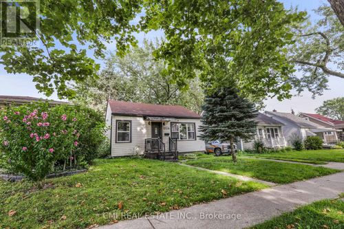 1226 Wigle Ave, Windsor, ON, N9C3N1 | Card Image