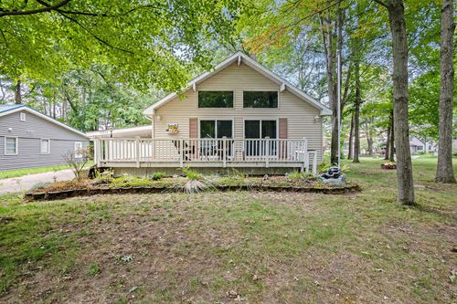 10905 1st St, Canadian Lakes, MI, 49346-9480 | Card Image