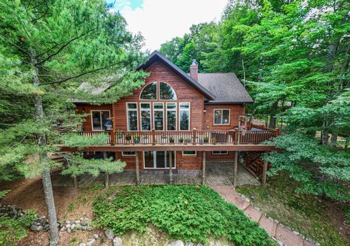 8305 Doolittle Rd, Minocqua, WI, 54548-9106 | Card Image