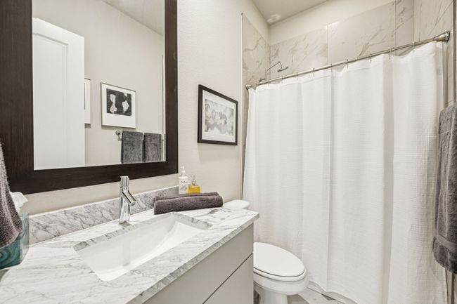 14932 Oak St, Townhouse with 3 bedrooms, 4 bathrooms and null parking in Addison TX | Image 30
