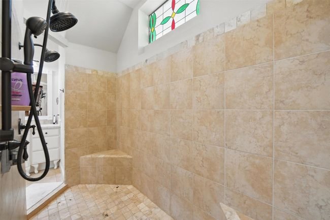 Huge Walk in Shower | Image 21