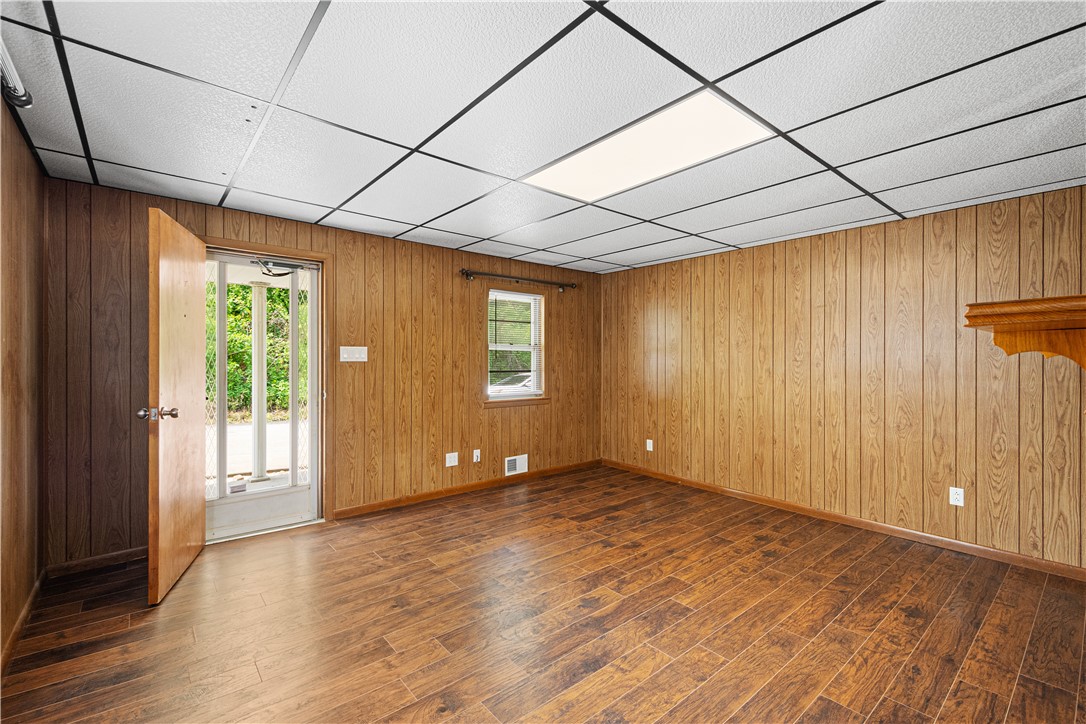 Residential in Ellsworth Boro 4