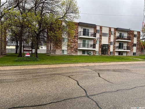 319 8th Ave W, Biggar, SK, S0K0M0 | Card Image