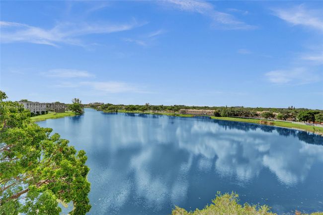 APT-506 - 8720 N Sherman Cir, Condo with 2 bedrooms, 2 bathrooms and null parking in Miramar FL | Image 38