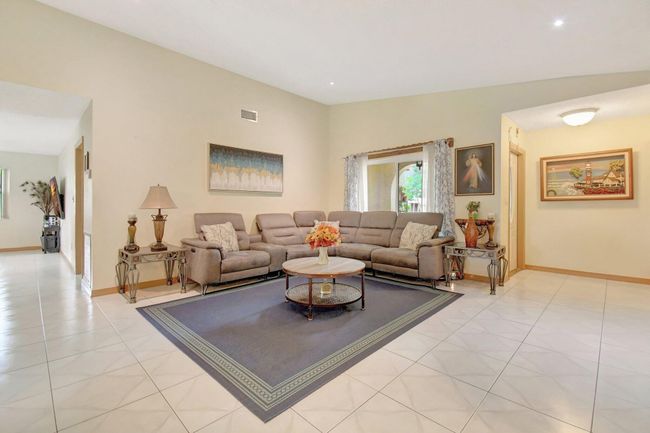 5340 Sw 115 Th Ave, House other with 3 bedrooms, 2 bathrooms and null parking in Cooper City FL | Image 7