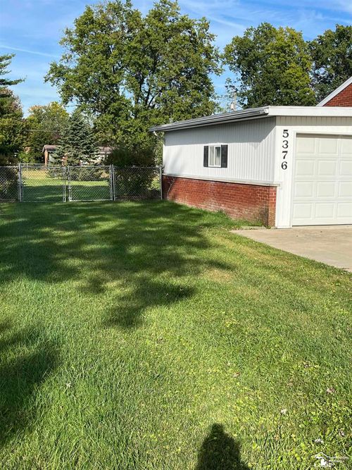 5376 Kay Dr, Monroe, MI, 48161-3714 | Card Image