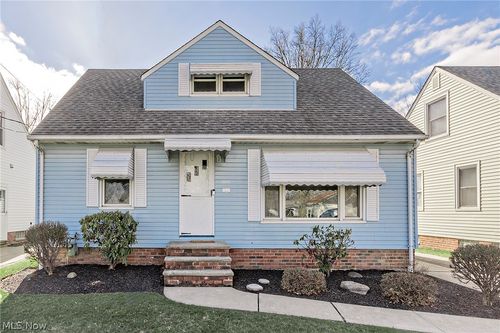 30104 Warren Road, Wickliffe, OH, 44092 | Card Image