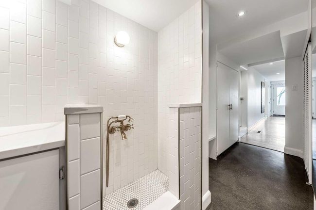 2328 Uxbridge Drive Nw, House other with 3 bedrooms, 3 bathrooms and 5 parking in Calgary AB | Image 38