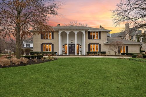 28 Concord Dr, Oak Brook, IL, 60523-1767 | Card Image