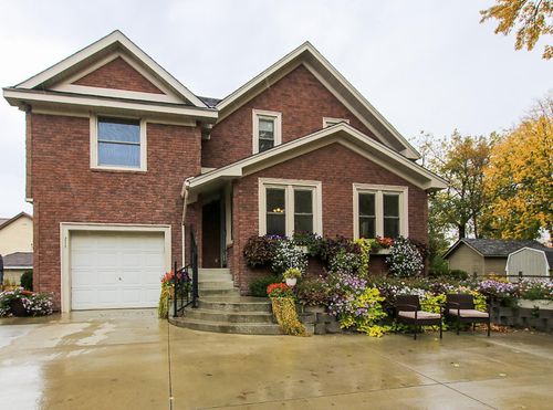 211 Horace Ave E, Dassel, MN, 55325-1800 | Card Image