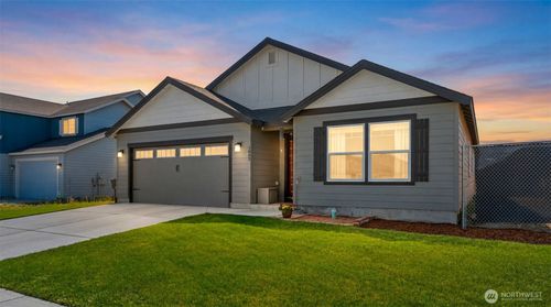 1005 7th Ave Ne, Quincy, WA, 98848-1500 | Card Image
