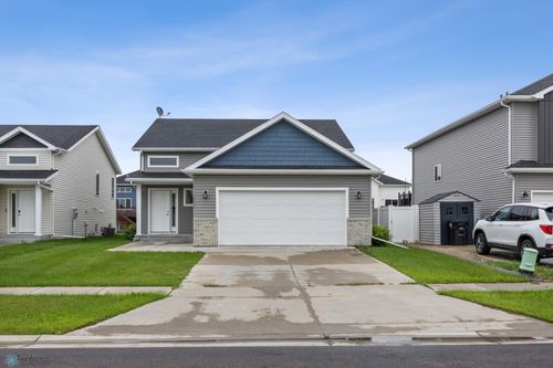 7368 18th St S, Fargo, ND, 58104-7794 | Card Image