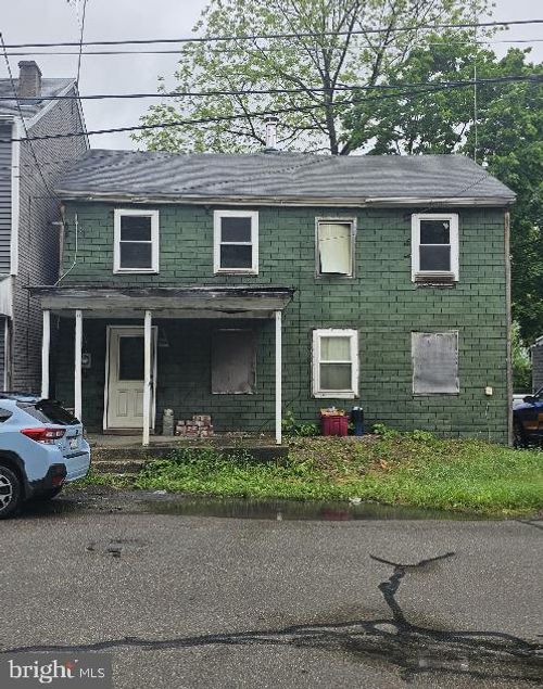 128 S Front St, SAINT CLAIR, PA, 17970-1215 | Card Image